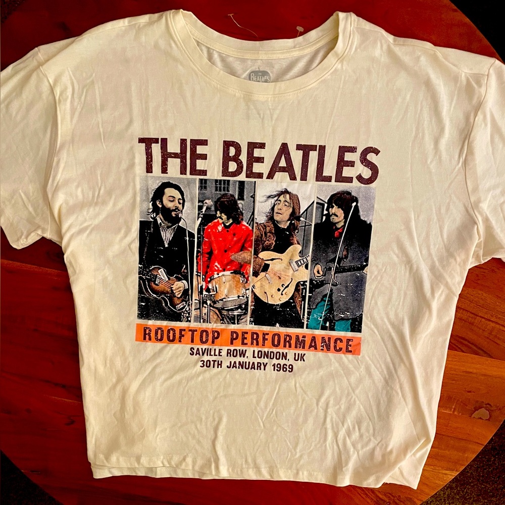 The Beatles Rooftop Performance T-Shirt - Picture 2 of 3